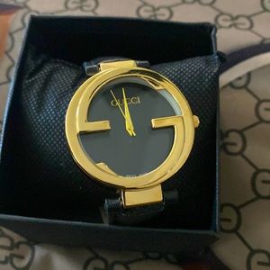 Gucci watch- Never worn - men/women